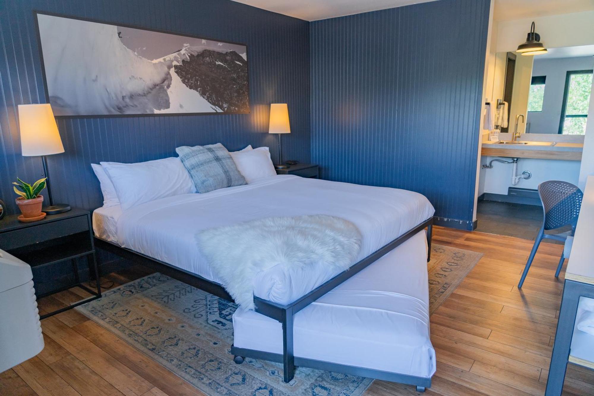 Gravity Haus Winter Park Hotel Bagian luar foto