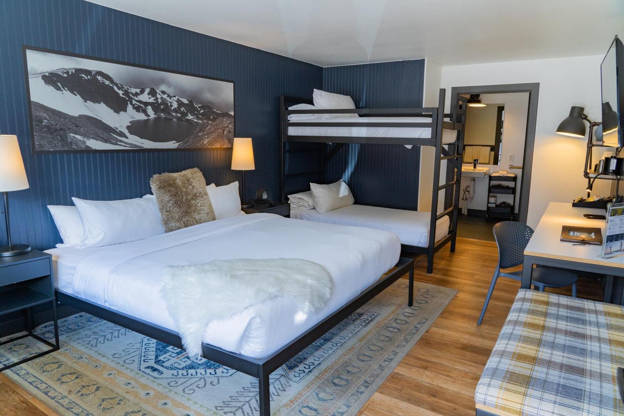 Gravity Haus Winter Park Hotel Bagian luar foto